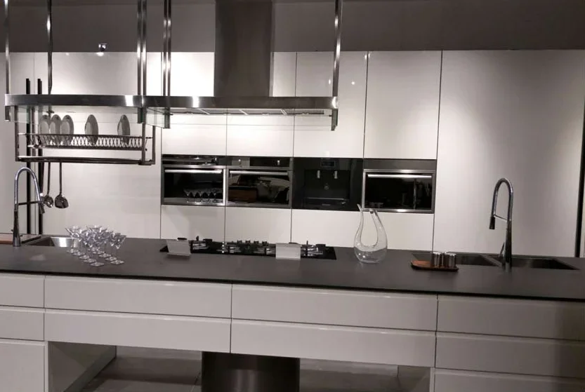 Cappa aspirante a isola di alt - Commercial Kitchen Outlets recensione e prezzo